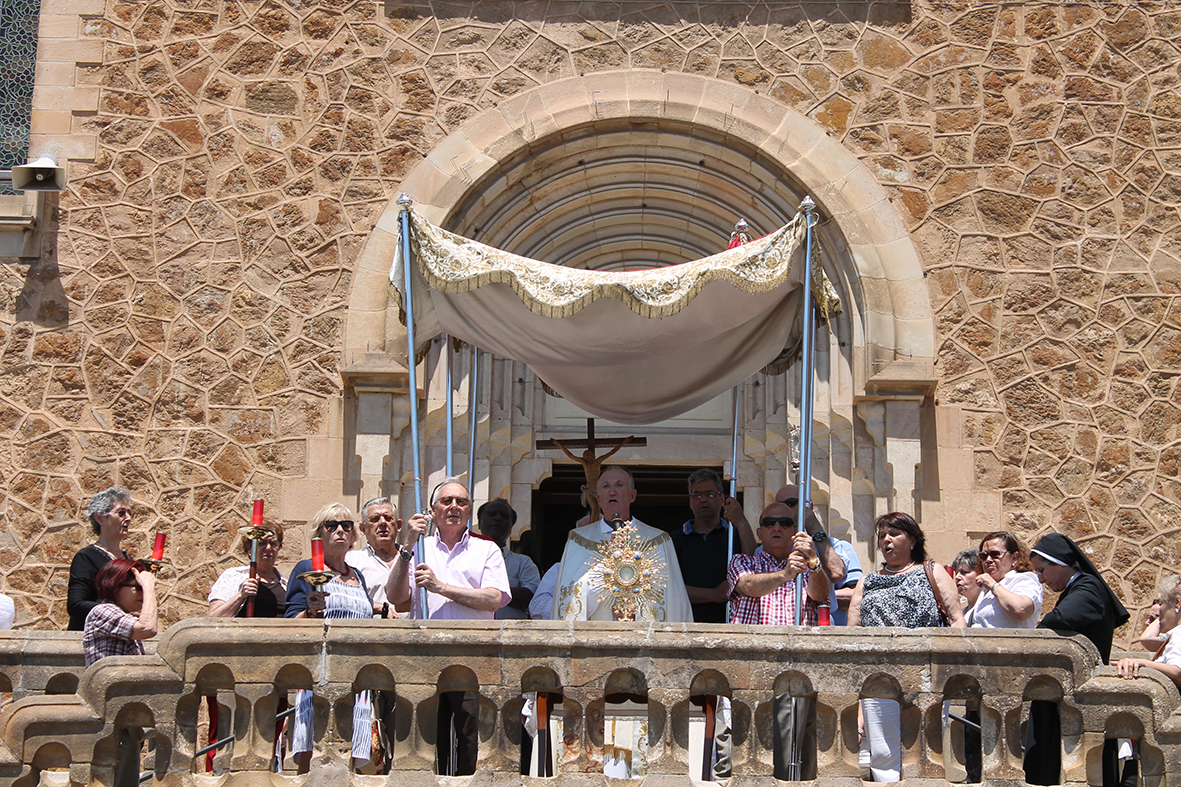 Solemnidad Corpus Christi Corpus 2015: altar en la explanada del Real Santuario de San José de la Montaña.