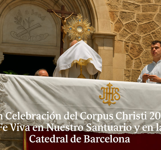 Gran celebración del Corpus Christi 2025. La custodia sale en procesión por la explanada del santuario