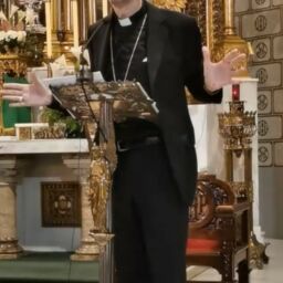 Antoni Vadell Ferrer Obispo de Barcelona en una conferencia en el Real Santuario San José de la Montaña