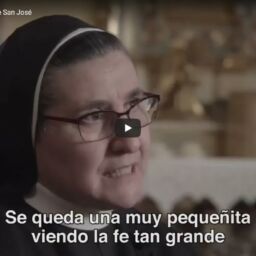 Madre Mari Carmen Guerrero dando testimonio de fe en el Santuario