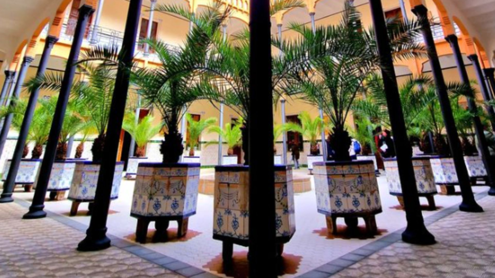 Claustre del Reial santuri sant josep de la muntanya a barcelona