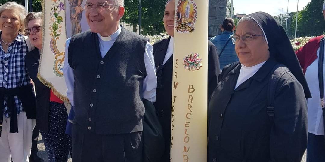 Madre Teo de San José con un josefino en Lourdes