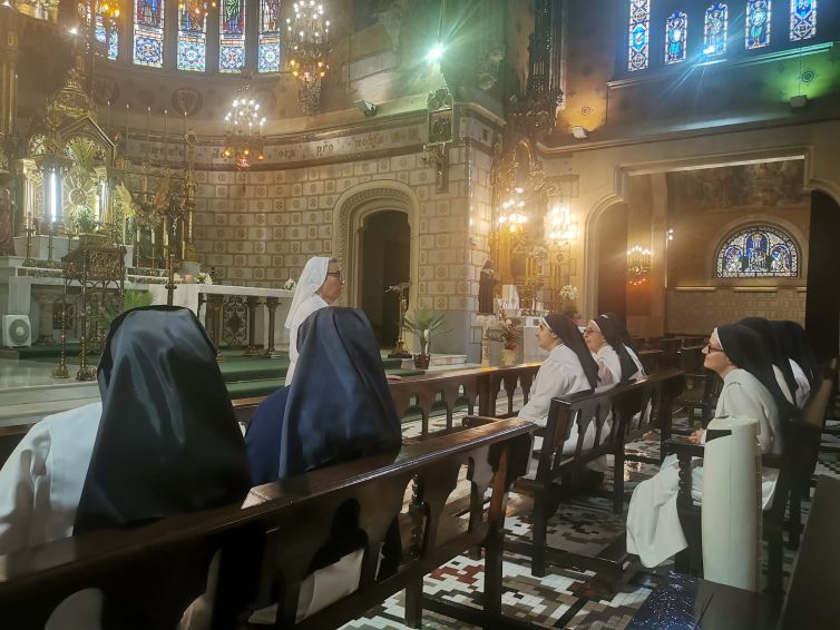 Hermanas Servidoras del Cottolengo en la Iglesia del Santuario