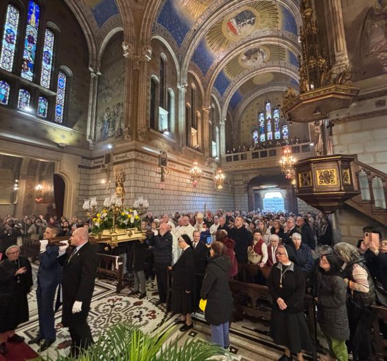 EL SANTUARIO lleno en la celebración del día de San José