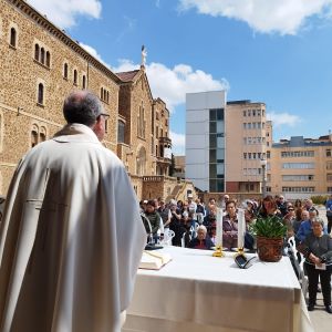 detras del altar misa de los enfermos