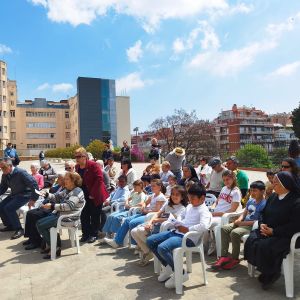 niños de la misa de los enfermos