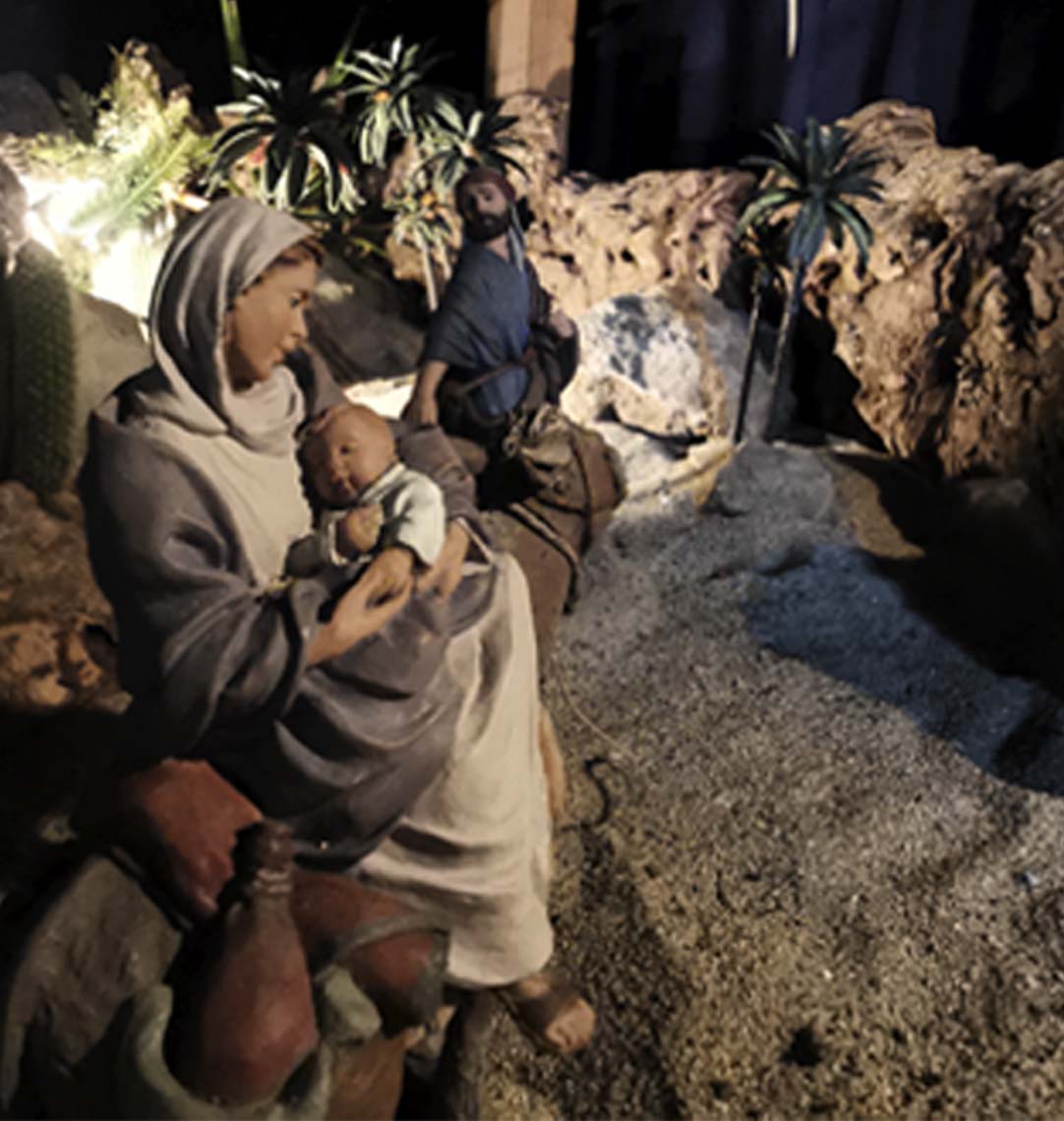 huida a egipto. Representación de María con el niño y José en la huida a egipto en el santuario San josé de la Montaña