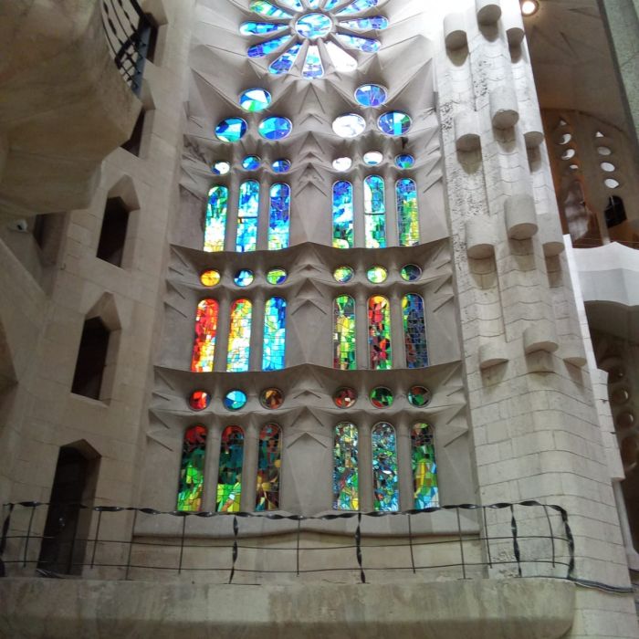 Vitrall dedicat al Santuari Sant Josep de la Muntanya a la Sagrada Familia