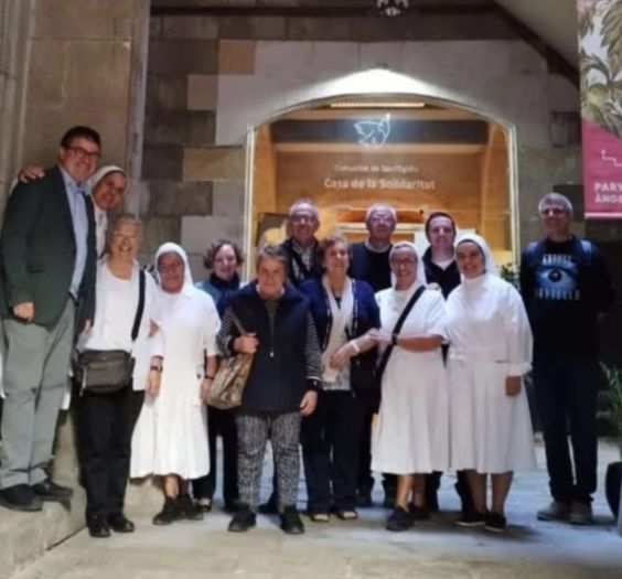 Grupo en la visita al antiguo convento de las mercedarias