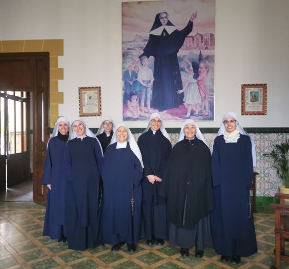 Congregación de Mater Dei de cotignac en el santuario san josé de la Montaña