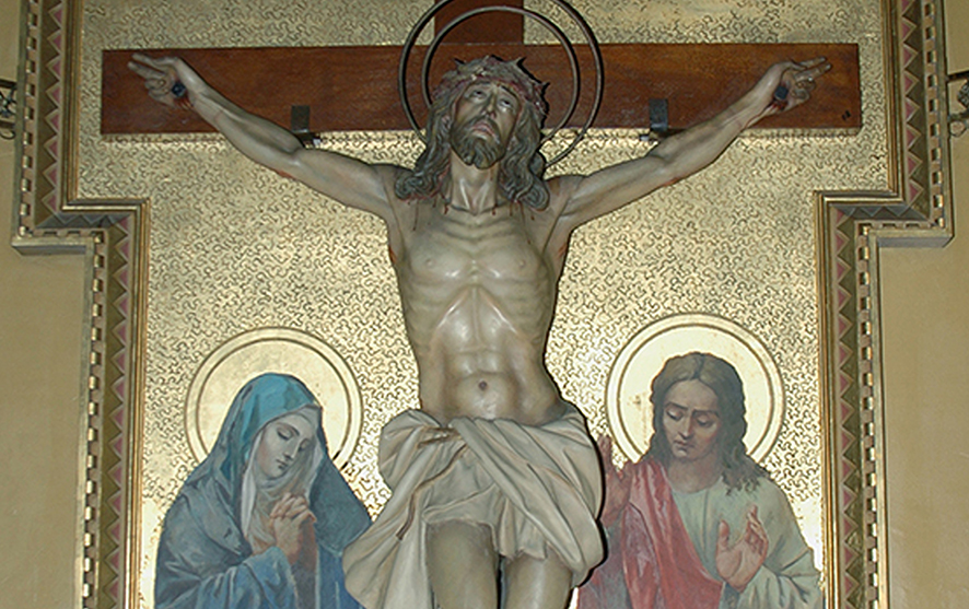Semana Santa 2019. Imagen de cristo crucificado en el Real Santuario de San José de la Montaña. Barcelona. Viernes de Cuaresma